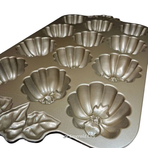 Williams Sonoma Pumpkin Patch Pan Nordic Ware Cake Molds Thanksgiving Non-Stick - Picture 4 of 13